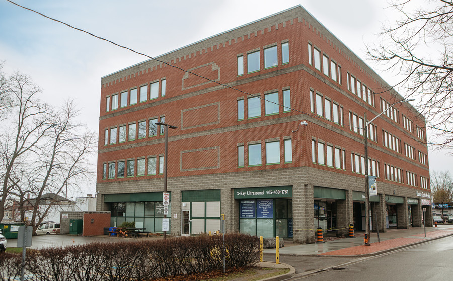 220 Dundas St W, Whitby, ON L1N 8M7 - Dundas-Centre Medical | LoopNet.com