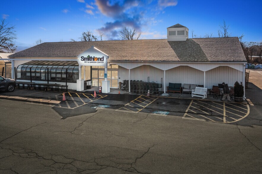 147 Meriden Rd, Middlefield, CT 06455