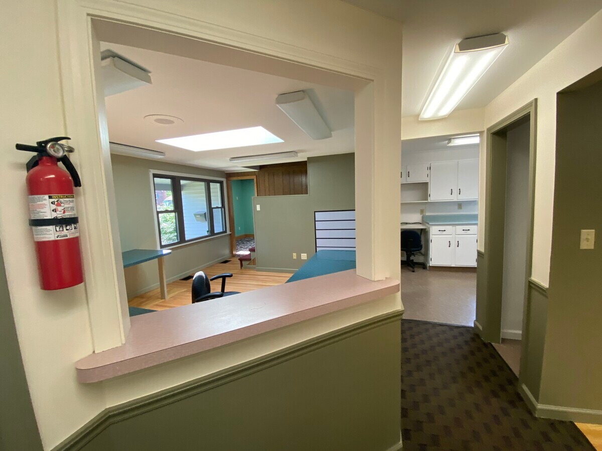 163 Stratton Rd, Rutland, VT 05701