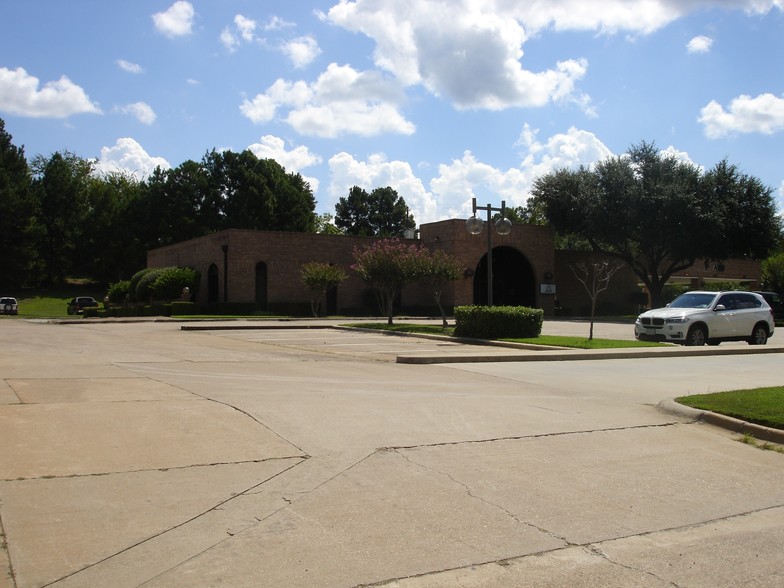 300 N Main St, Lone Star, TX for sale - Primary Photo - Image 1 of 1