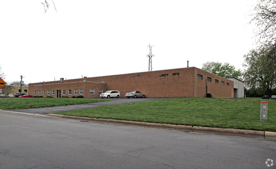 5200 Katrine Ave, Downers Grove, IL for lease - Building Photo - Image 2 of 3