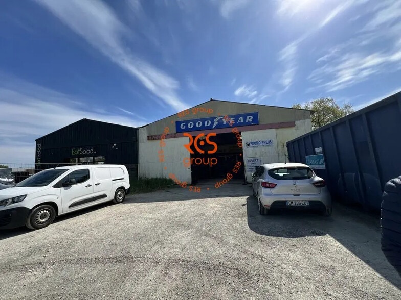 Flex in Le Haillan for sale - Building Photo - Image 2 of 3