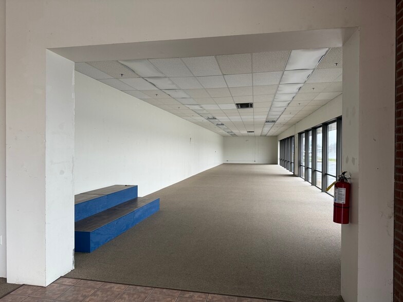 630 N Telegraph Rd, Monroe, MI for sale - Building Photo - Image 2 of 25