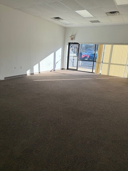 131 S Main St, Plainwell, MI for lease - Building Photo - Image 3 of 6