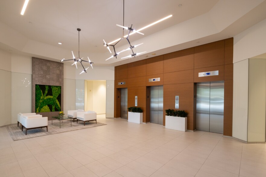 3379 Peachtree Rd NE, Atlanta, GA for lease - Lobby - Image 3 of 10