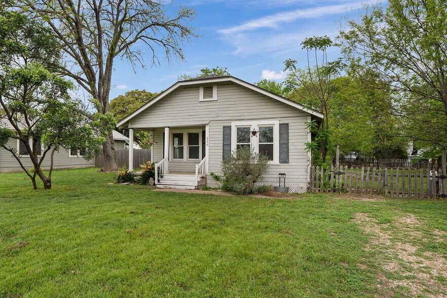 200 Elm St, Buda, TX for sale - Primary Photo - Image 1 of 1