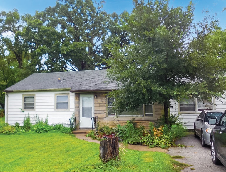 7 Unit NWI Portfolio portfolio of 6 properties for sale on LoopNet.com - Building Photo - Image 2 of 6