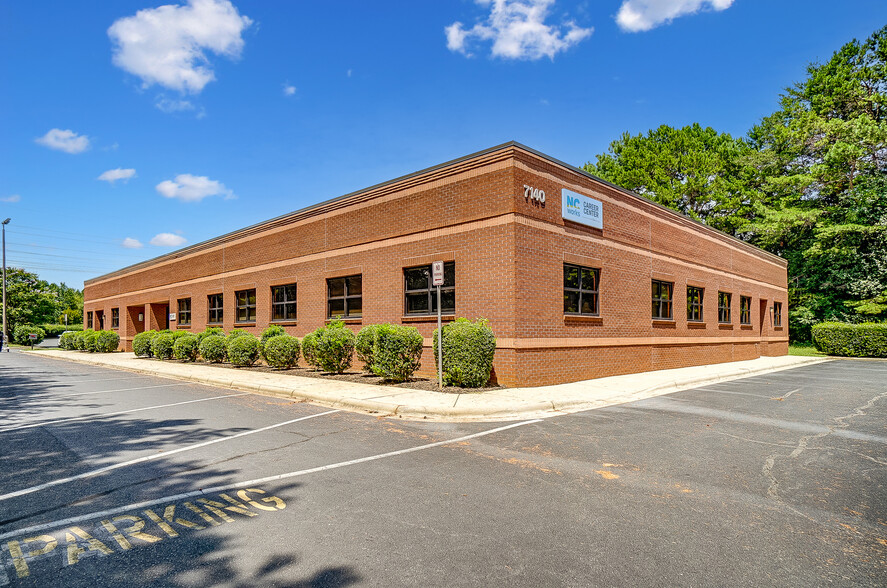 7140 Forest Point Blvd, Charlotte, NC for sale - Building Photo - Image 1 of 1