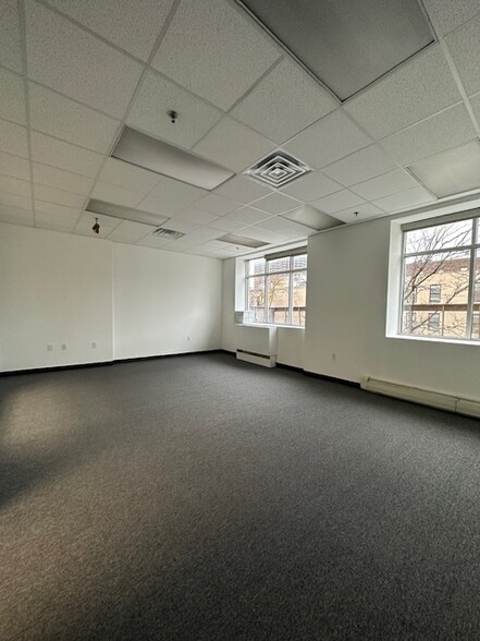 2279 Third Ave, New York, NY for lease - Interior Photo - Image 2 of 17