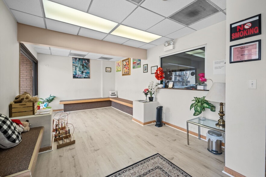 7107 W Belmont Ave, Chicago, IL for lease - Building Photo - Image 2 of 30