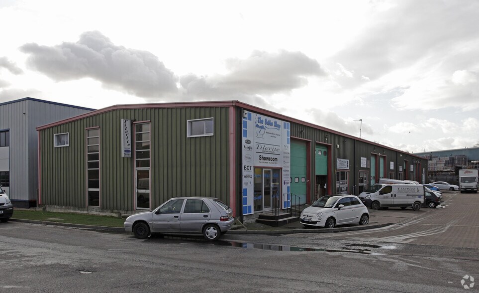 Neptune Clos, Rochester for sale - Primary Photo - Image 1 of 1