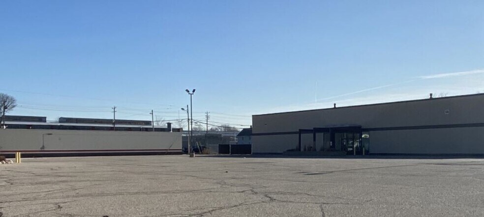 1403 Washington Rd, Kenosha, WI for sale - Building Photo - Image 1 of 1