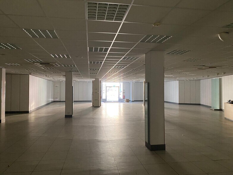 18 High St, Blairgowrie for lease - Interior Photo - Image 3 of 5