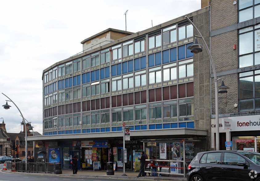 17 Cranbrook Rd, Ilford, IG1 4DU