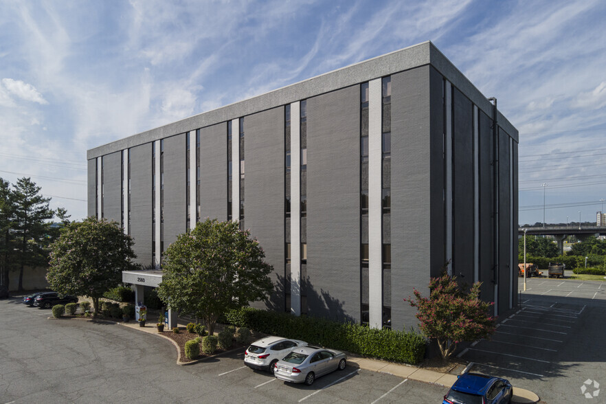 2560 Huntington Ave, Alexandria, VA for lease - Building Photo - Image 2 of 6