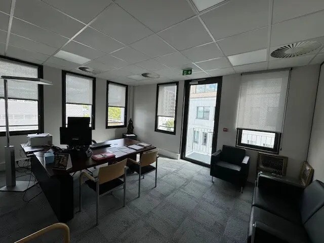 Office in Saint-Étienne for lease - Interior Photo - Image 3 of 7