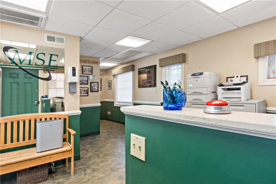 36 Oxford St, Providence, RI for sale - Interior Photo - Image 3 of 14