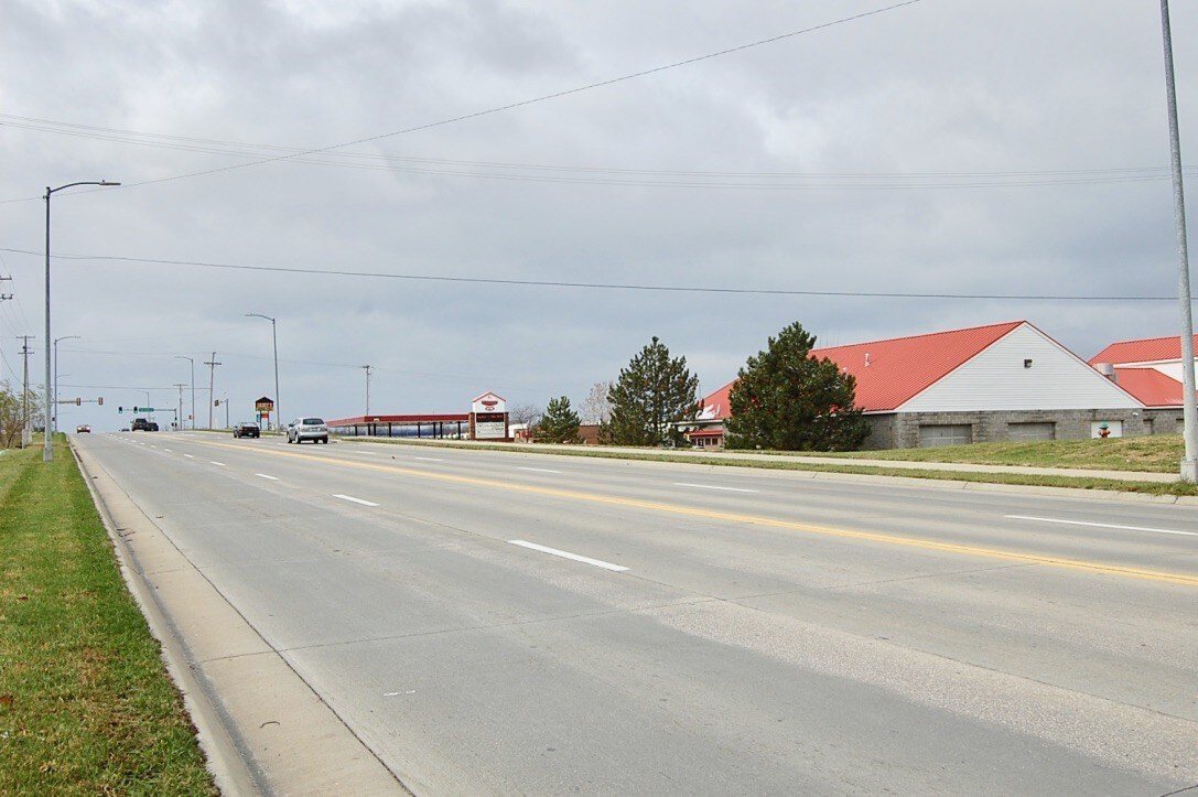 800 W Eisenhower Rd, Leavenworth, KS 66048