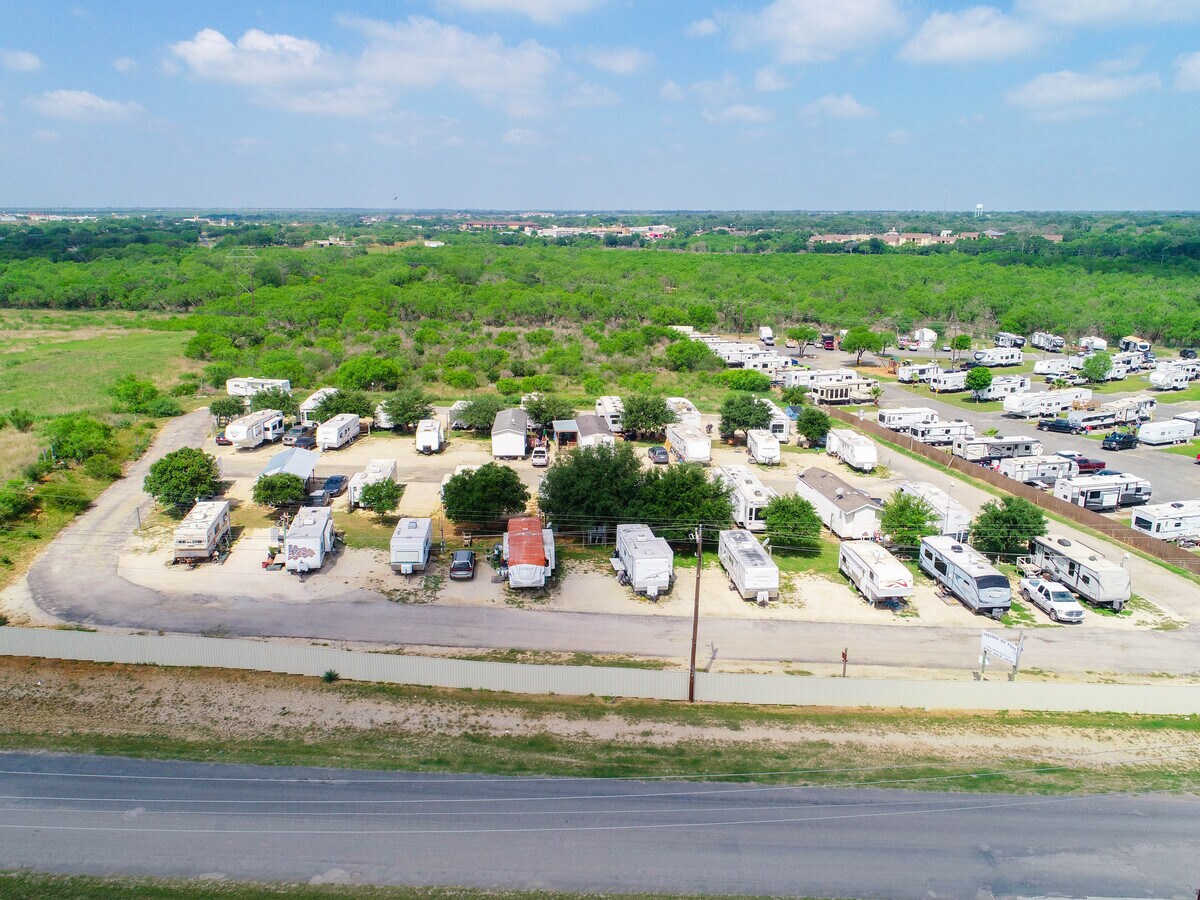 772 Humble Camp Rd, Pleasanton, TX 78064 Vaquero RV Park