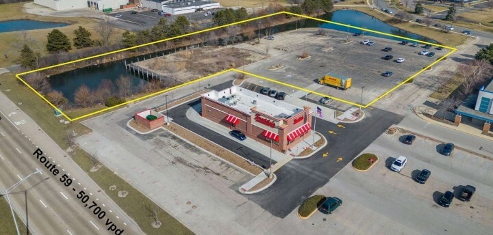 1975 Glacier Park Dr, Naperville, IL for sale - Building Photo - Image 1 of 3