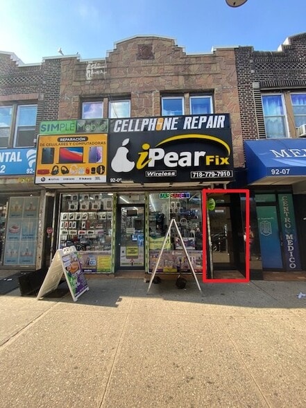 92-05 Roosevelt Ave, Jackson Heights, NY for lease - Building Photo - Image 3 of 5