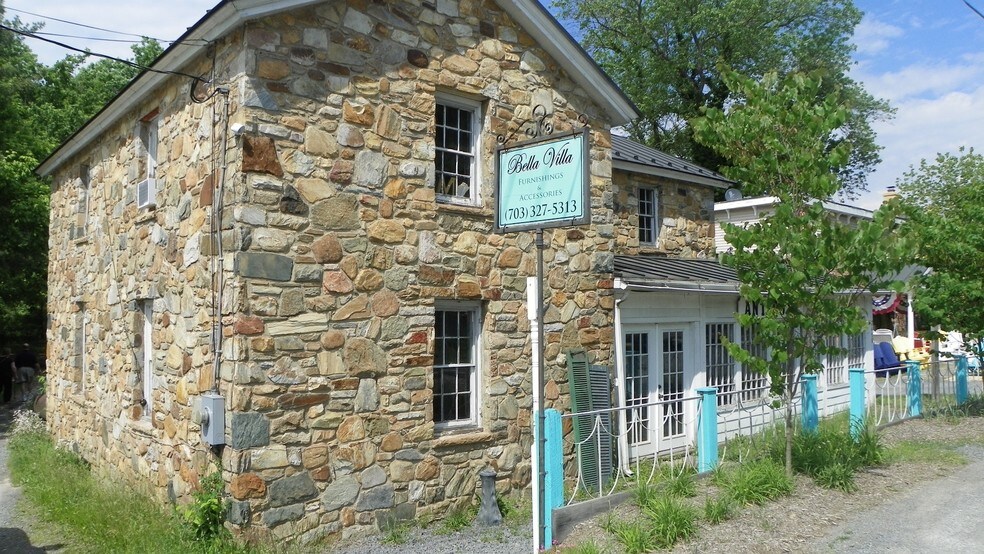 Retail in Aldie, VA for sale - Primary Photo - Image 1 of 1