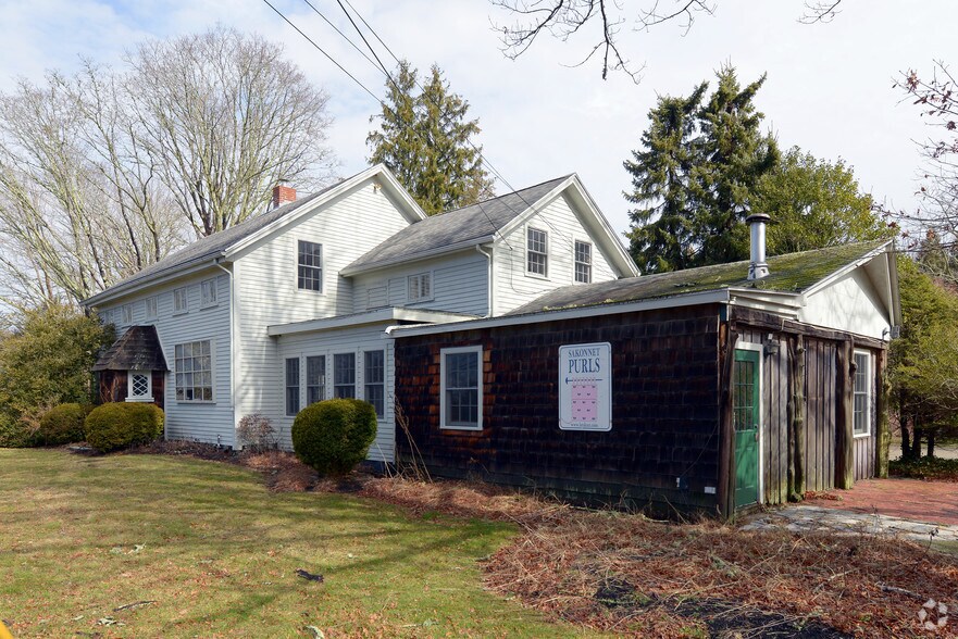 3988 Main Rd, Tiverton, RI for sale - Primary Photo - Image 1 of 1