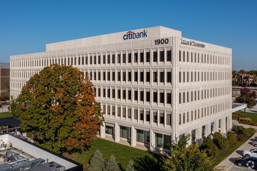 1900 Spring Rd, Oak Brook, IL for lease - Building Photo - Image 1 of 15