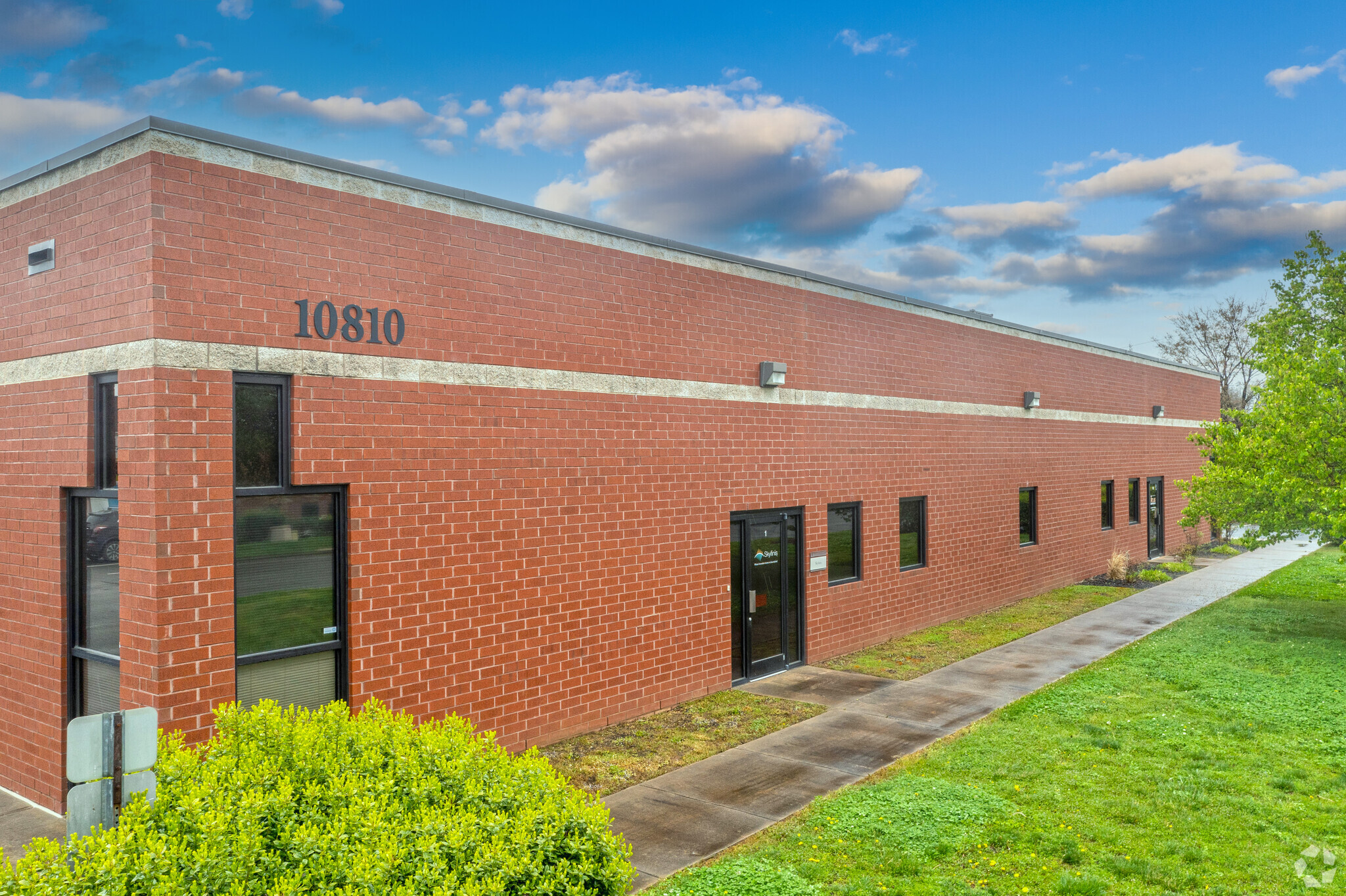 10810 Southern Loop Blvd, Pineville, NC for lease Primary Photo- Image 1 of 7