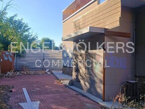 Retail in Madrid, Madrid for sale Building Photo- Image 2 of 5