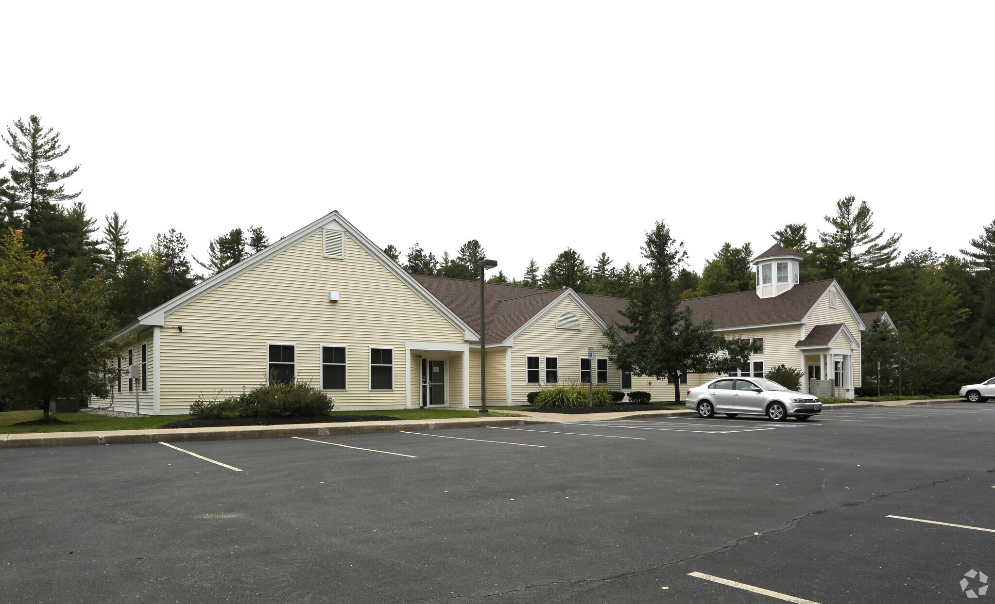 140 Sheep Davis Rd, Suncook, NH for sale Primary Photo- Image 1 of 1