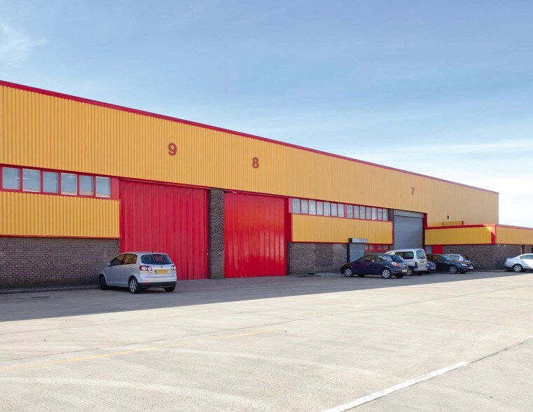 Hovefields Ave, Basildon for sale - Primary Photo - Image 1 of 1