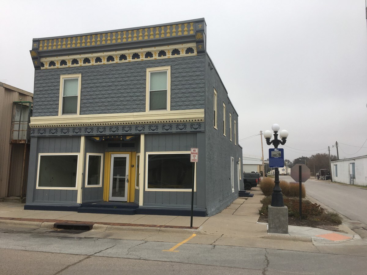 312 N 3rd St, Waterloo, NE 68069
