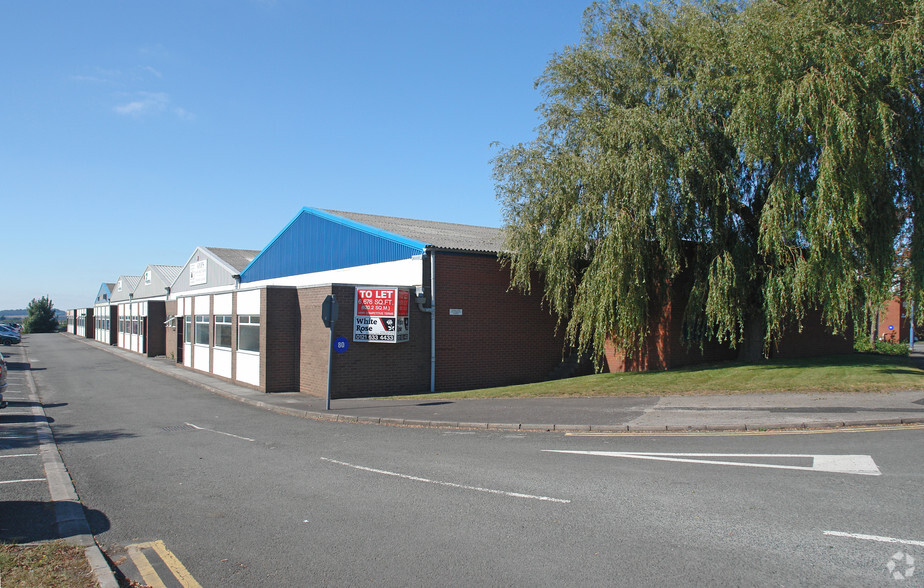 First Ave, Kingswinford for lease - Primary Photo - Image 1 of 3