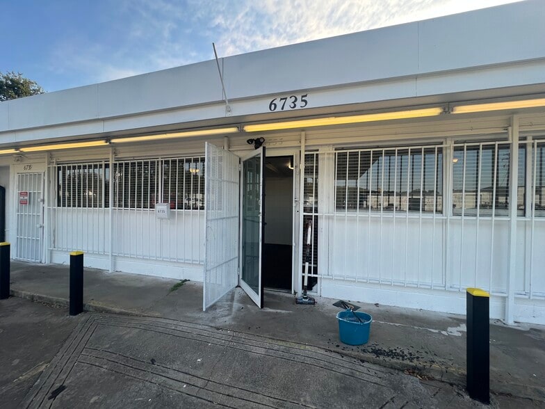 6735 N Peoria Ave, Tulsa, OK for lease - Building Photo - Image 3 of 12