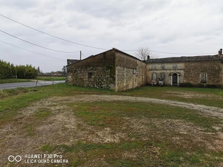 Industrial in Villegouge for sale - Building Photo - Image 2 of 2