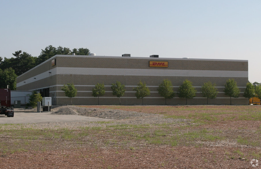 70 Centre of New England Blvd, Coventry, RI for lease - Building Photo - Image 3 of 7