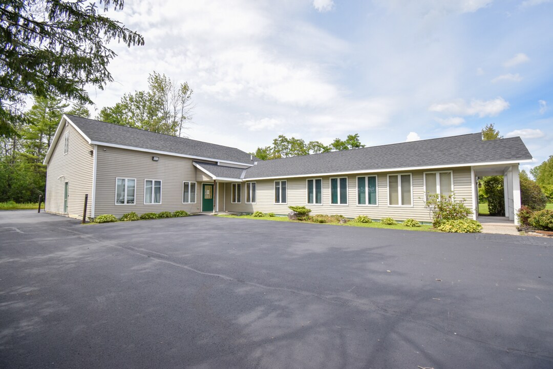 107 Hammond Ln, Plattsburgh, NY for sale Primary Photo- Image 1 of 1