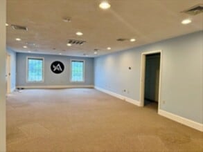 1624 Sudbury Rd, Concord, MA for lease Interior Photo- Image 2 of 10