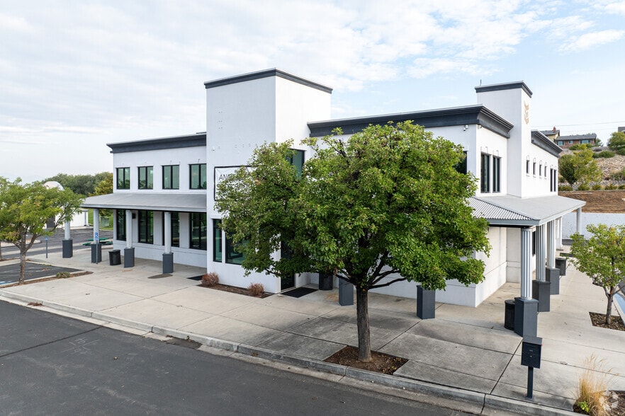 495 W University Pky, Orem, UT for lease - Building Photo - Image 1 of 20