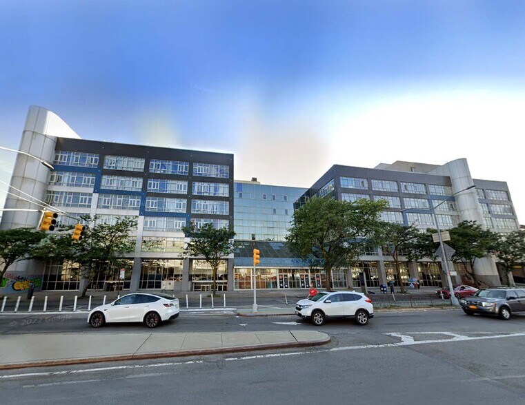 90-02 Queens Blvd, Elmhurst, NY for lease - Building Photo - Image 1 of 12