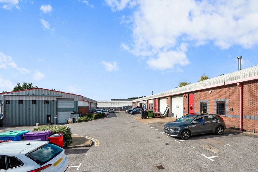 Asheridge Rd, Chesham for lease - Building Photo - Image 2 of 28