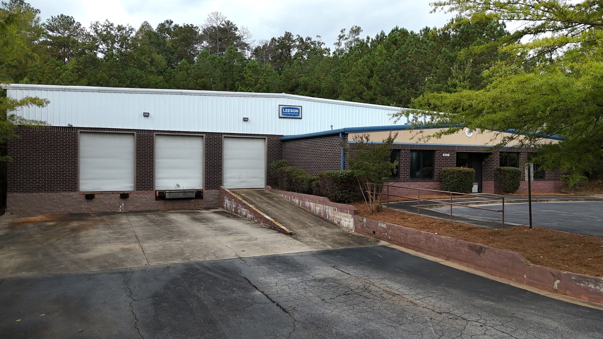 6758 Oak Ridge Commerce Way, Austell, GA for lease Interior Photo- Image 1 of 4