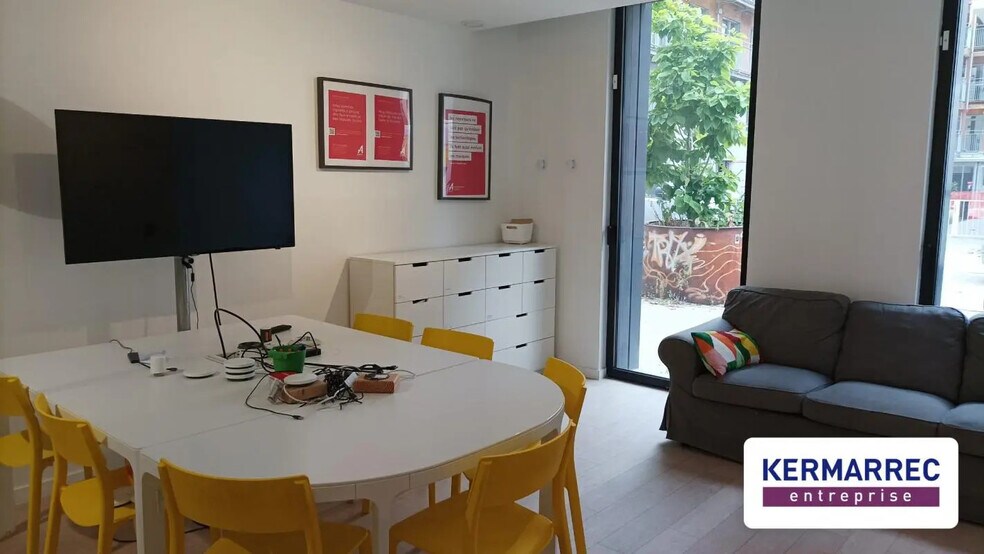 Office in Nantes for lease - Building Photo - Image 3 of 13