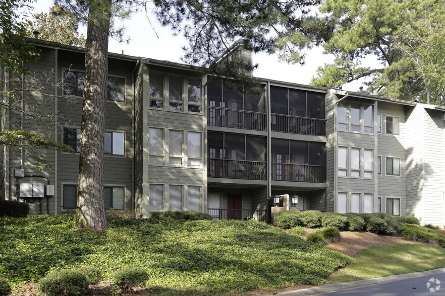 9401 Roberts Dr, Sandy Springs, GA for sale - Primary Photo - Image 1 of 1