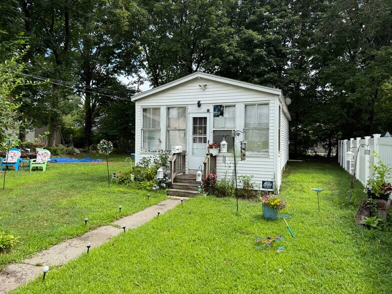 775 Union St, Rockland, MA for sale - Building Photo - Image 2 of 8