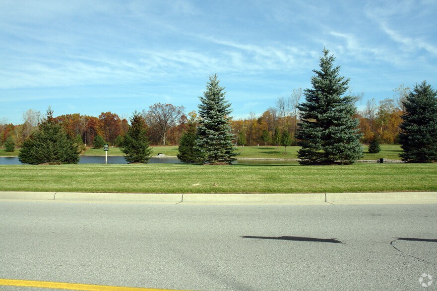 7316 Crossleigh Ct, Toledo, OH for sale - Building Photo - Image 1 of 1