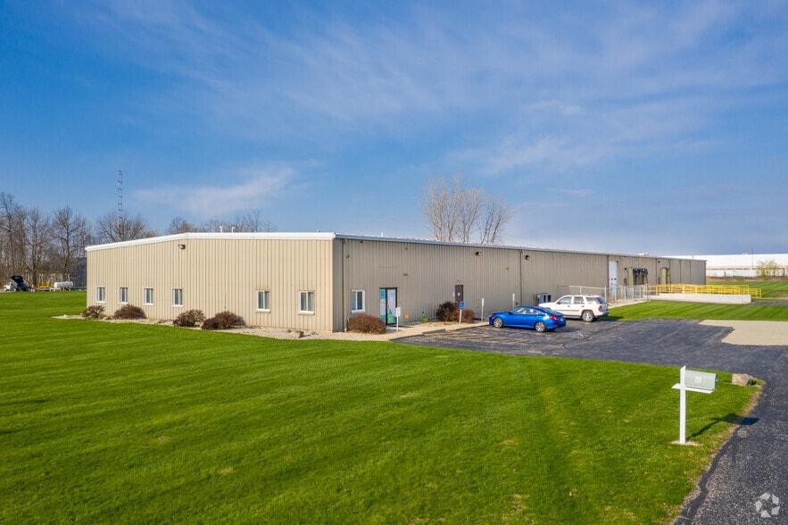 120 Bentley Ct, Findlay, OH for lease - Primary Photo - Image 1 of 16