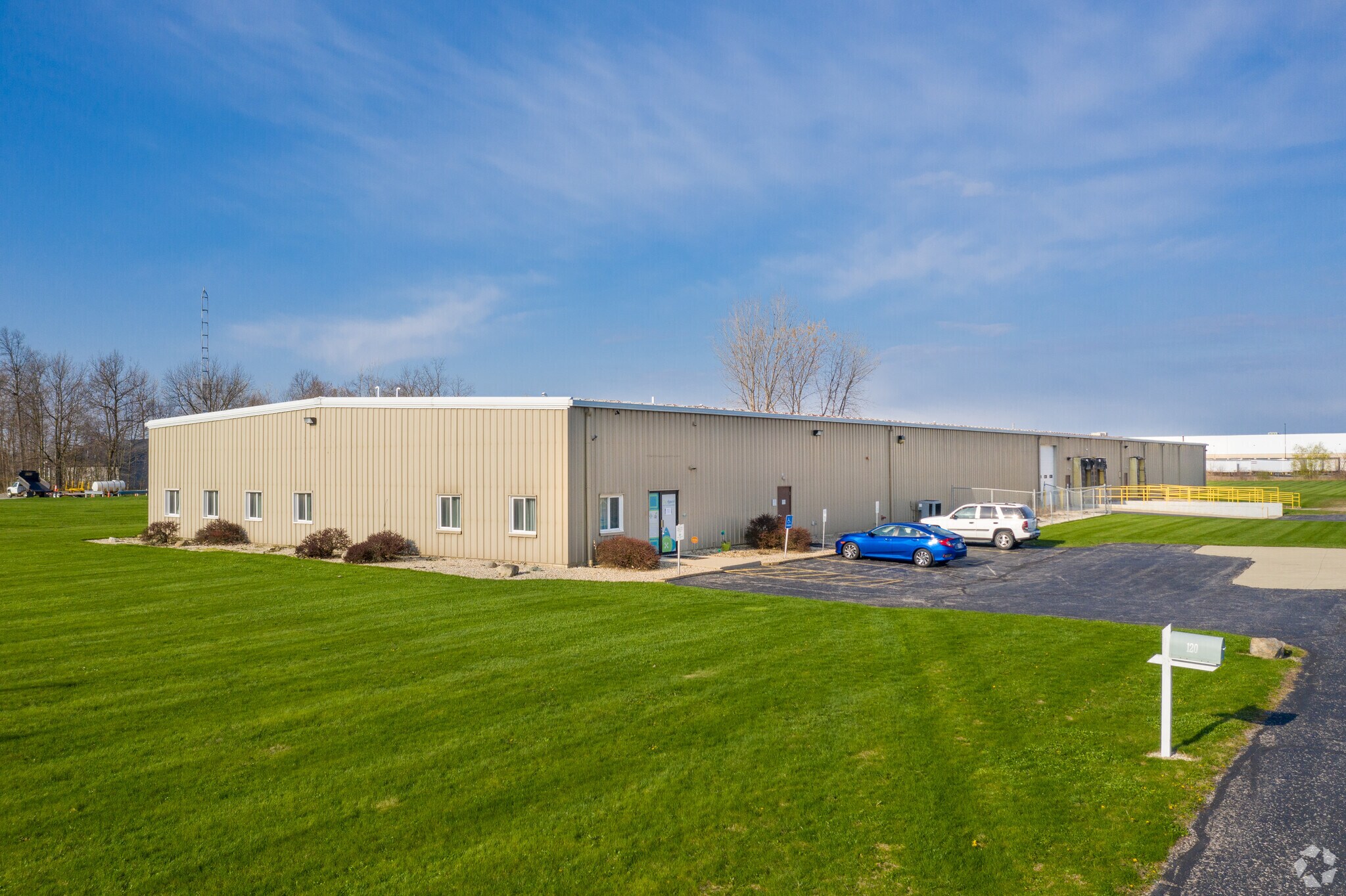 120 Bentley Ct, Findlay, OH for lease Primary Photo- Image 1 of 17