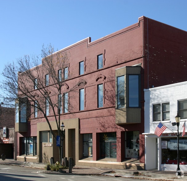 120 N Main St, West Bend, WI for sale - Building Photo - Image 2 of 30